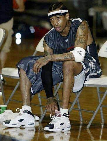 手感火热！里夫斯半场8中6贡献19分5篮板