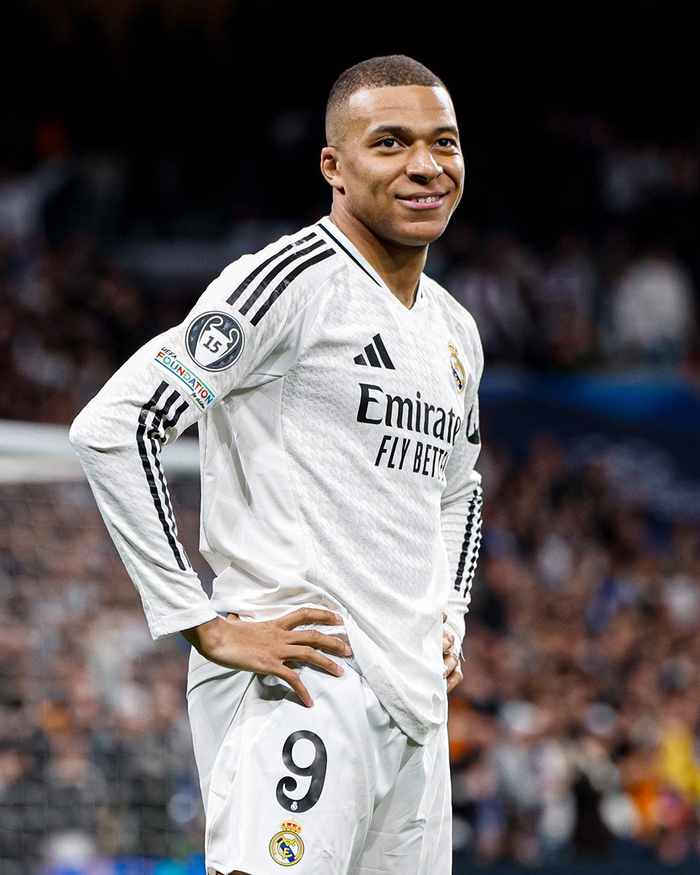 芝加哥小熊在 2024 年宣布将与其主场瑞格利球场的历史地标进行数字化复刻