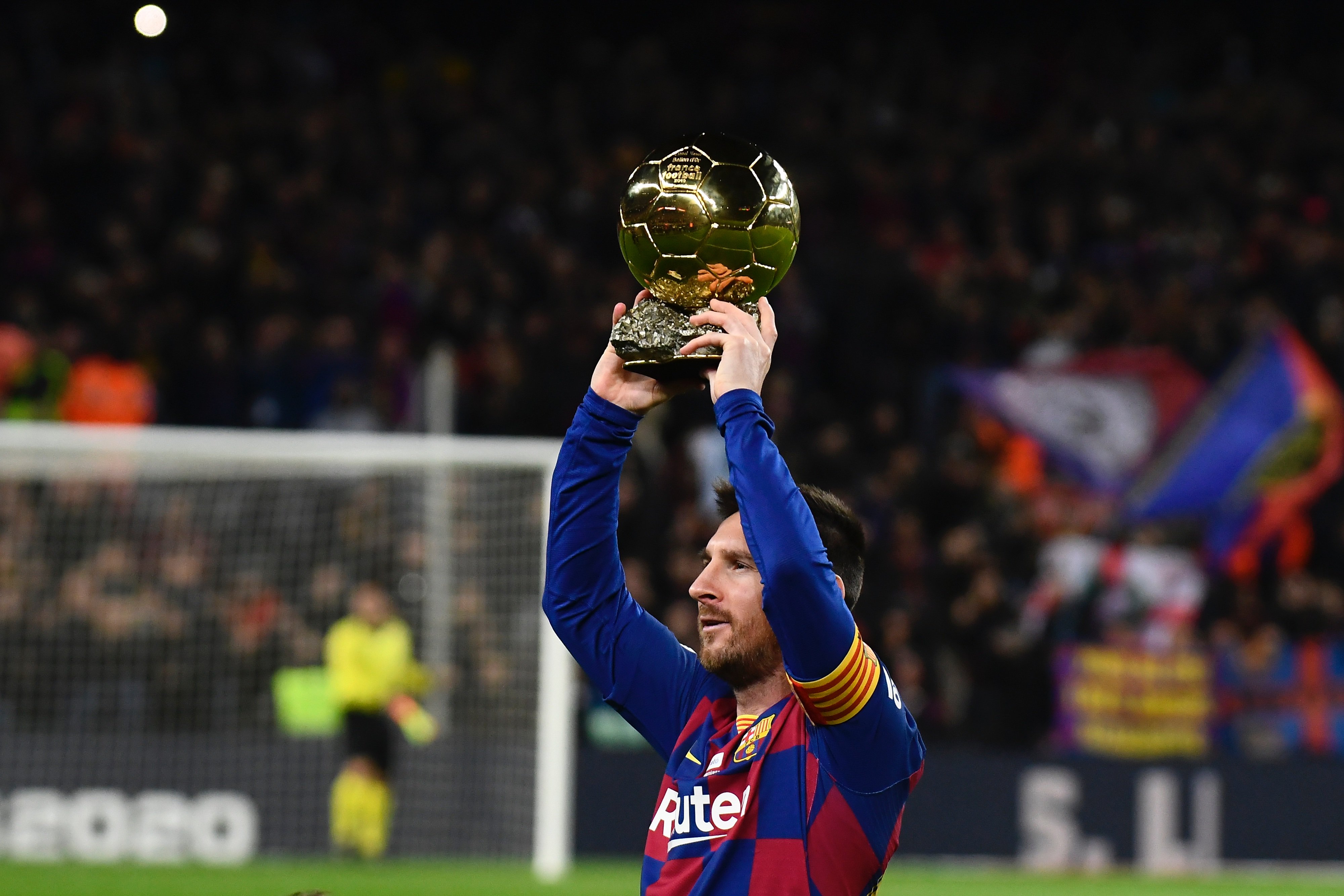 湖人101-105雄鹿！老詹看清现实，无奈的不是输球，是东契奇三大错误