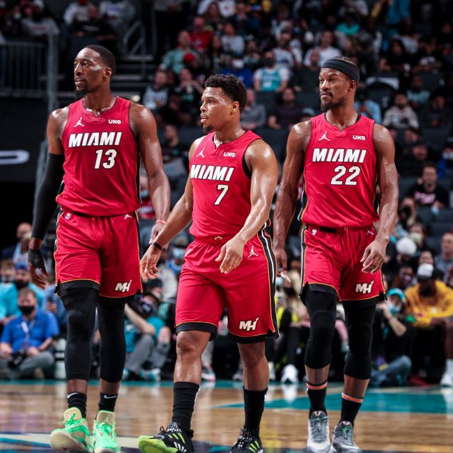 详解棒球规则中的“违禁物质标准”及其对投手防御率的实测影响