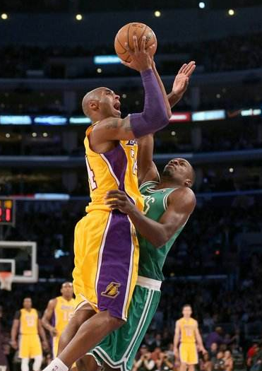 替补登场帮助球队锁定胜局，萨卡：无论谁上都是团队的一部分