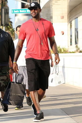 女足欧冠淘汰赛首回合输2球逆转晋级，阿森纳是近14年英格兰首队